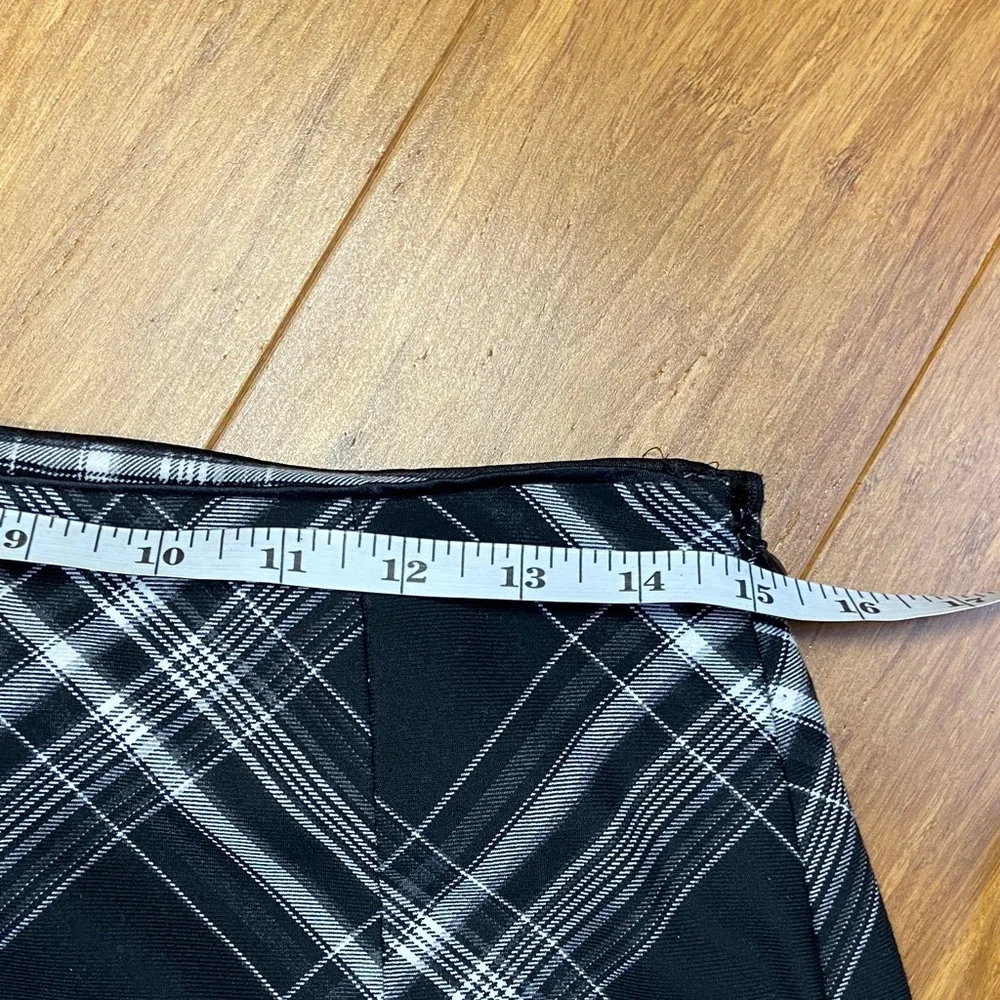White House Black Market Plaid Black and White Side Slit with Lace Pencil Skirt
